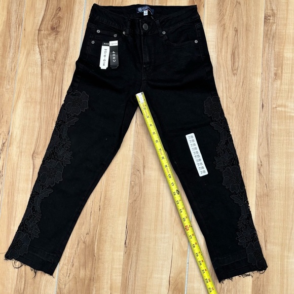 NWT Boom Boom Jeans Mid-Rise Crop Black Embroidered Flower Design Size 7 - Picture 10 of 10